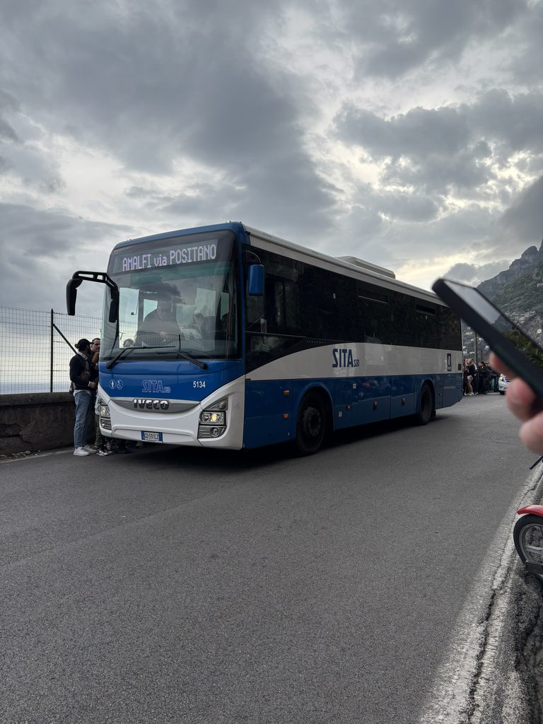 アマルフィ行きバス